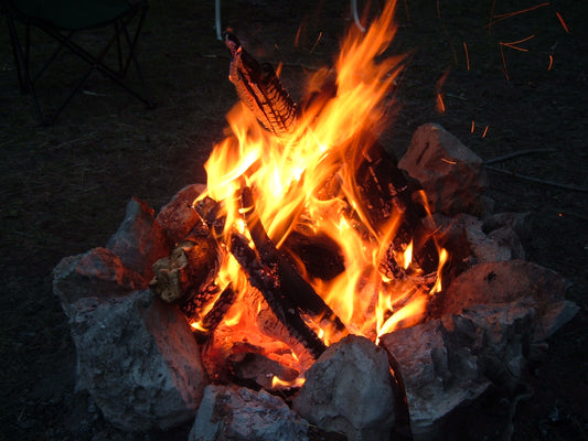 How to build a Campfire! 4 of the best types of Campfires and how to build them.